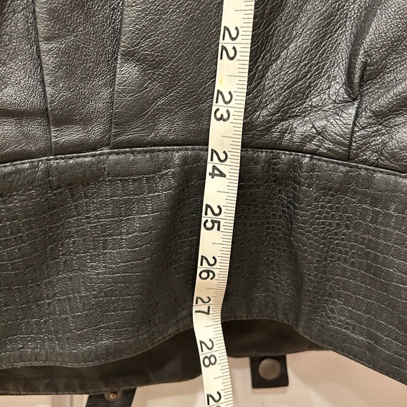 Genuine leather jacket - Picture 7 of 10